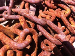 雪遊びに行く際、子連れでチェーンは必要か？