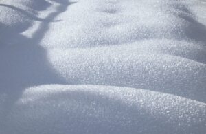 1歳の雪遊びに最適な服装は何ですか？